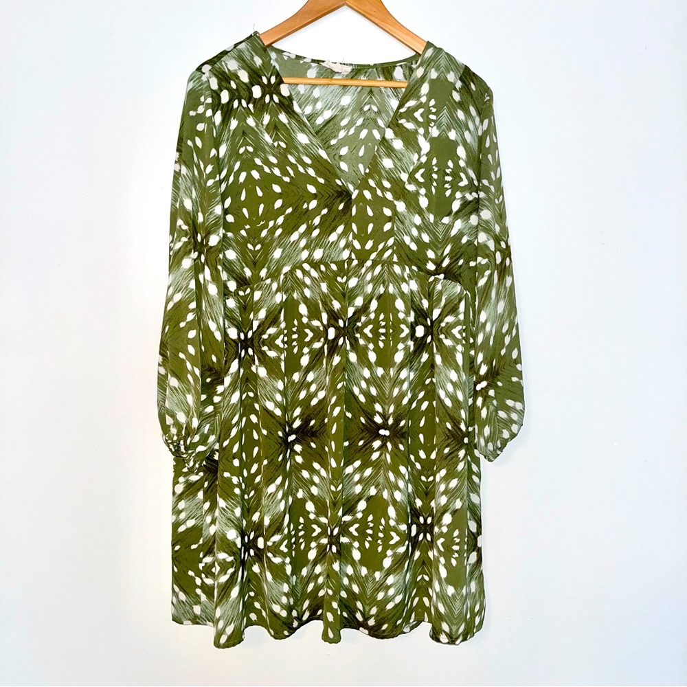 Green and White Patterned Long Sleeve Dress